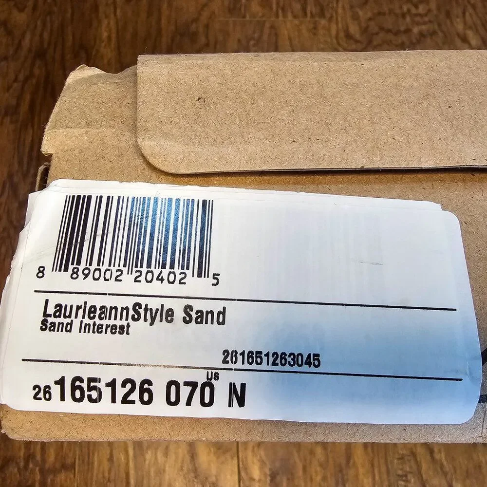 NIB Women’s Clarks Laurieann Style Sand Size 7 Sandals Floral Metallic Comfort - Picture 12 of 12